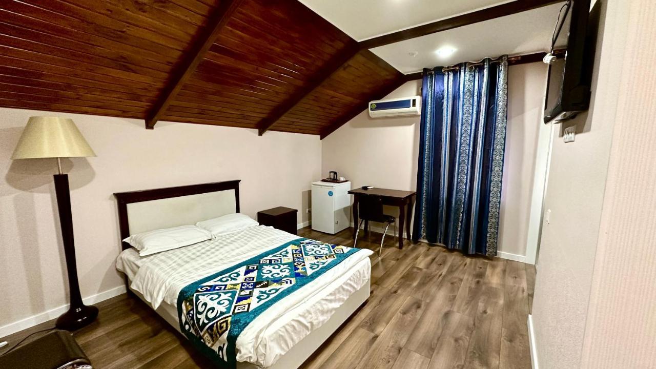 Tian-Shan Hotel Bisjkek Eksteriør billede