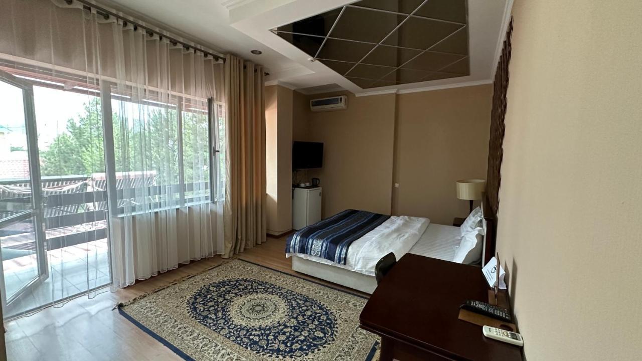 Tian-Shan Hotel Bisjkek Eksteriør billede
