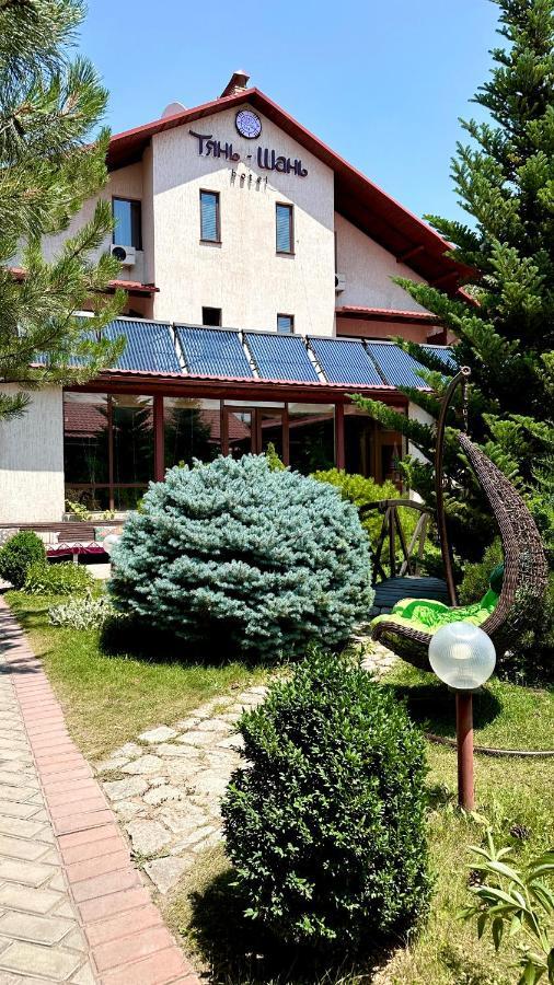 Tian-Shan Hotel Bisjkek Eksteriør billede