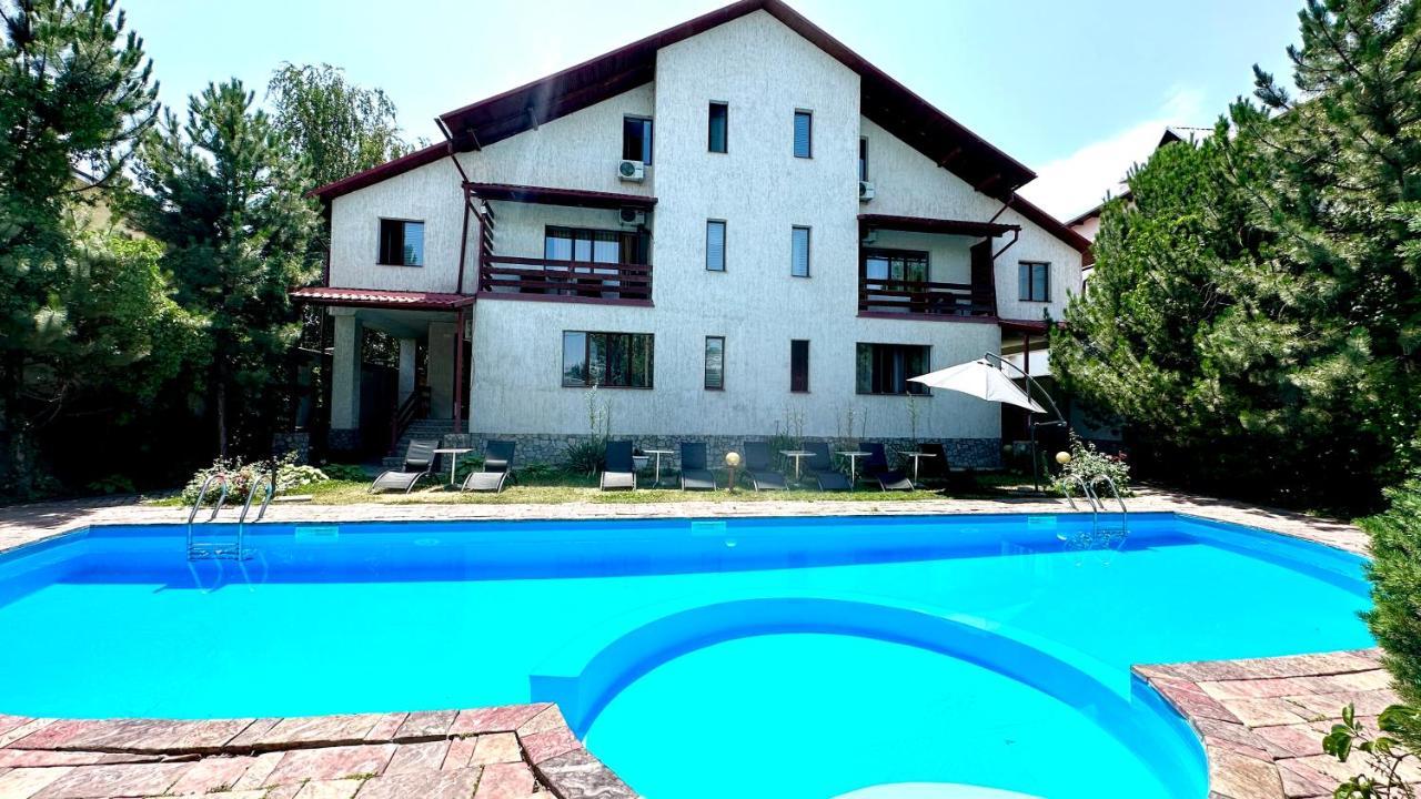 Tian-Shan Hotel Bisjkek Eksteriør billede