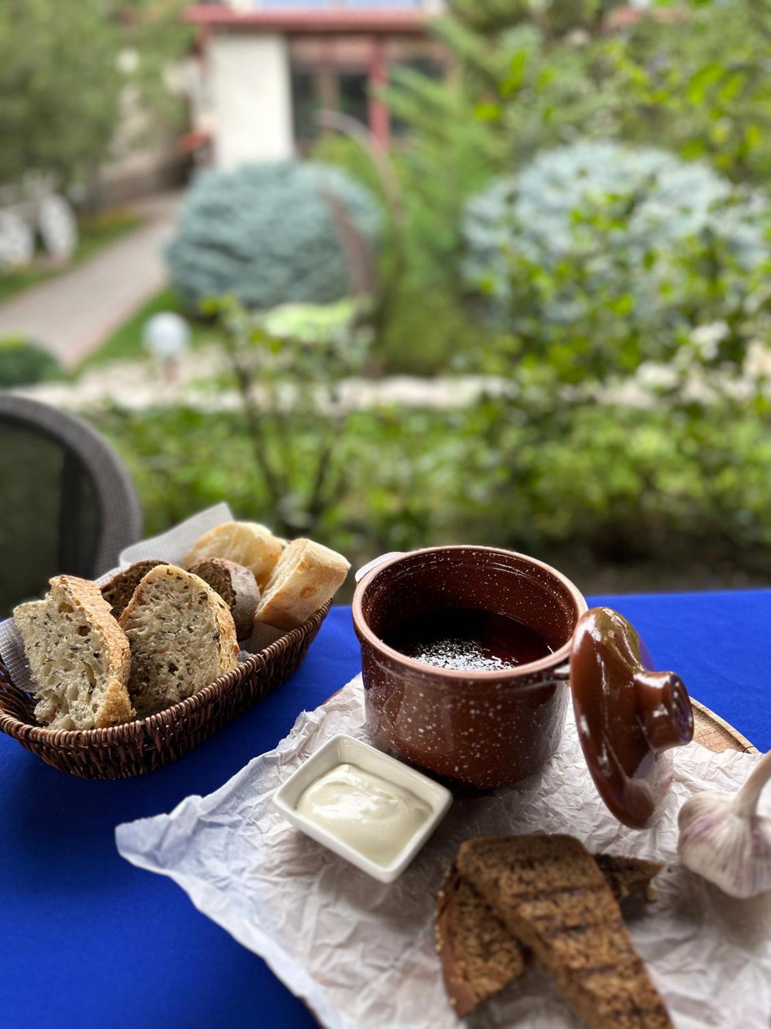Tian-Shan Hotel Bisjkek Eksteriør billede