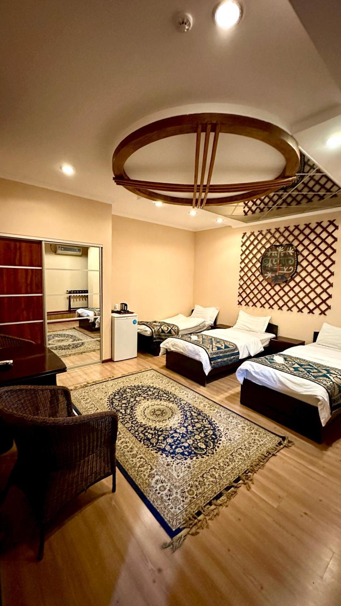 Tian-Shan Hotel Bisjkek Eksteriør billede