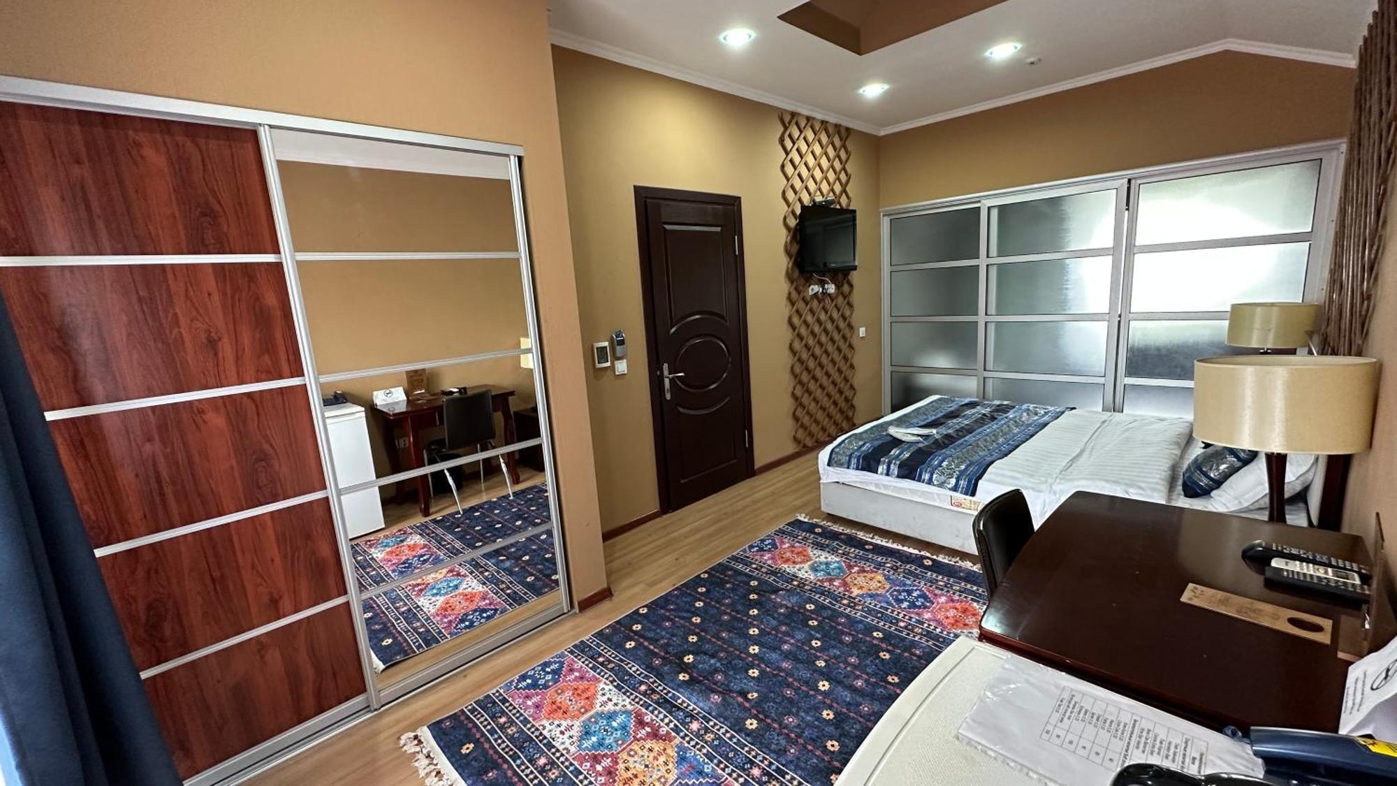 Tian-Shan Hotel Bisjkek Eksteriør billede