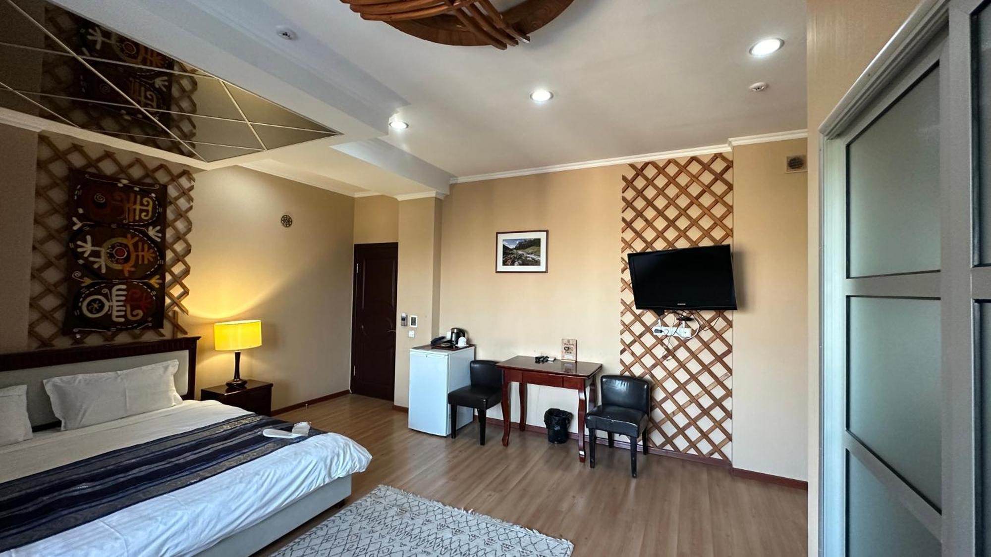 Tian-Shan Hotel Bisjkek Eksteriør billede