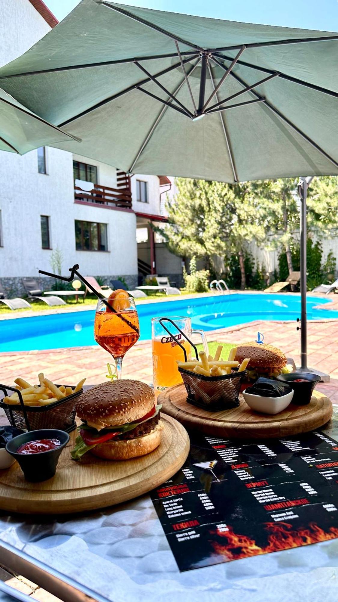 Tian-Shan Hotel Bisjkek Eksteriør billede