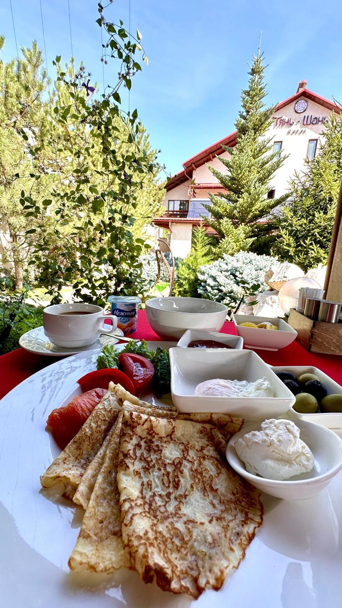 Tian-Shan Hotel Bisjkek Eksteriør billede