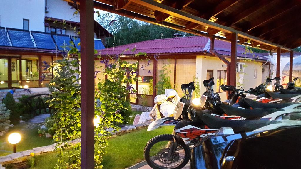 Tian-Shan Hotel Bisjkek Eksteriør billede