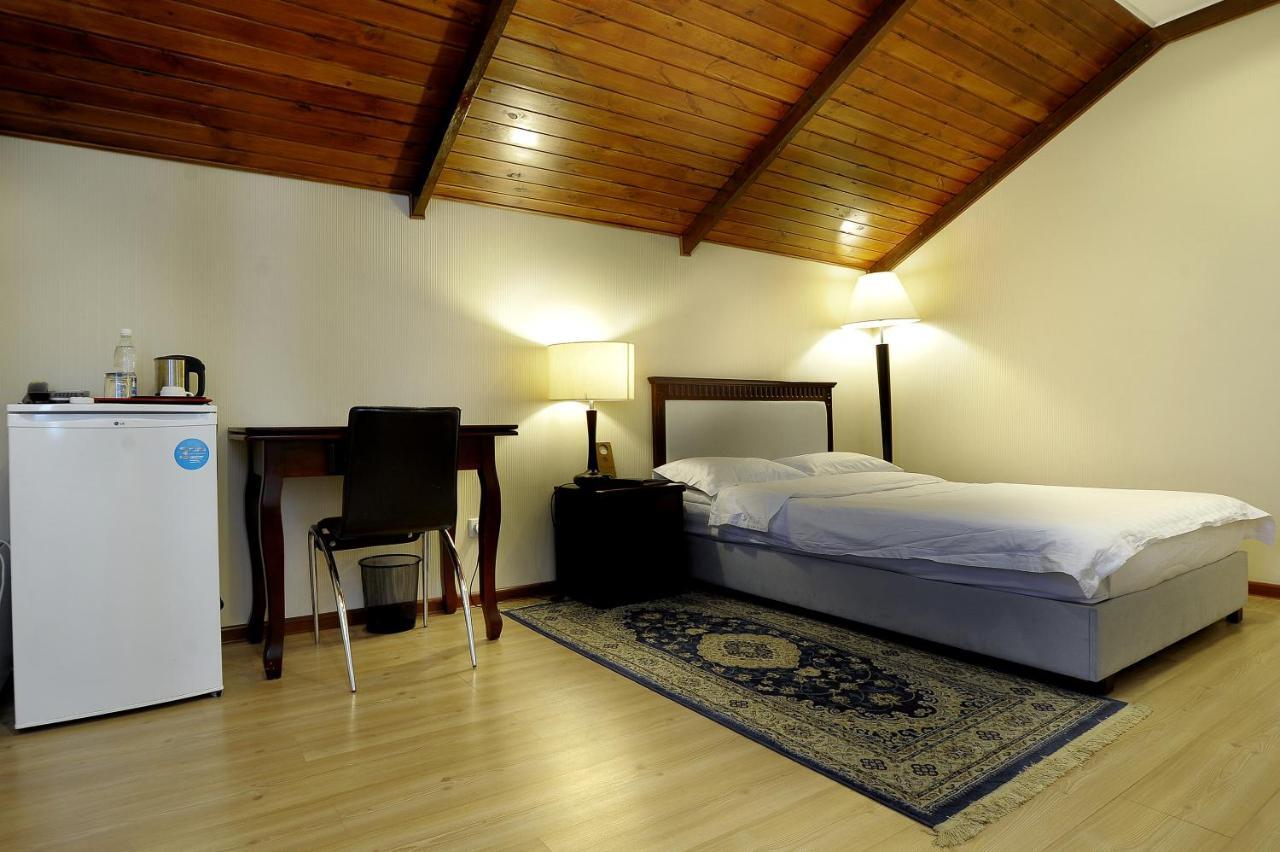 Tian-Shan Hotel Bisjkek Eksteriør billede